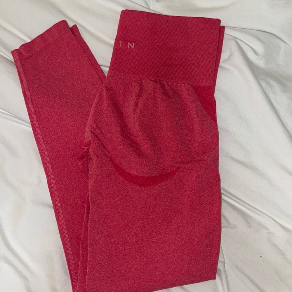 Hot pink NVGTN leggings